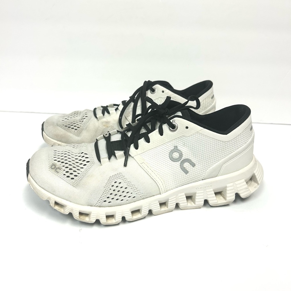 On Running Shoes Women 6.5 White/black Swiss Engineered Cloud Comfort Athletic - Picture 2 of 13